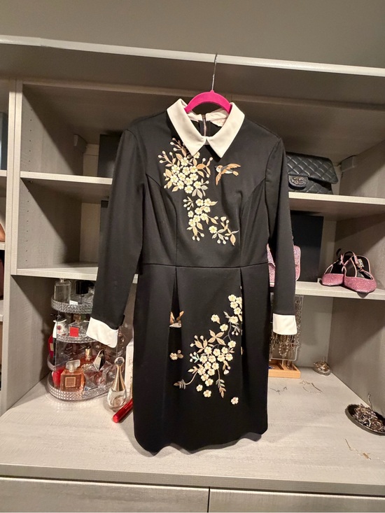 Ted Baker Dresses & Skirts - Ted Baker Black Long Sleeve Dress with Cream Collar and Floral Embroidery